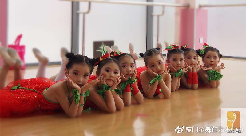 妈妈对学舞蹈女儿的简短寄语,想学舞蹈怎么跟妈妈说