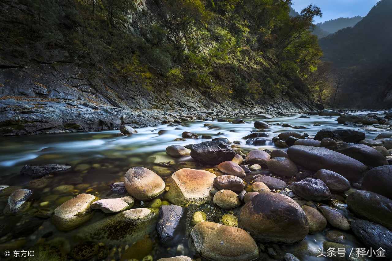 踢球每一步都有假动作，但那不是赢球的本质