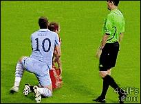 运动员之间为什么摸头,足球运动员为什么喜欢摸头