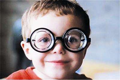 婴幼儿斗鸡眼症状,孕期怎么预防胎儿斗鸡眼