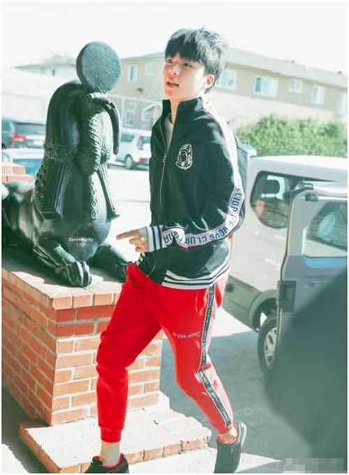 陈立农林彦俊范丞丞霸榜,林彦俊陈立农衣服