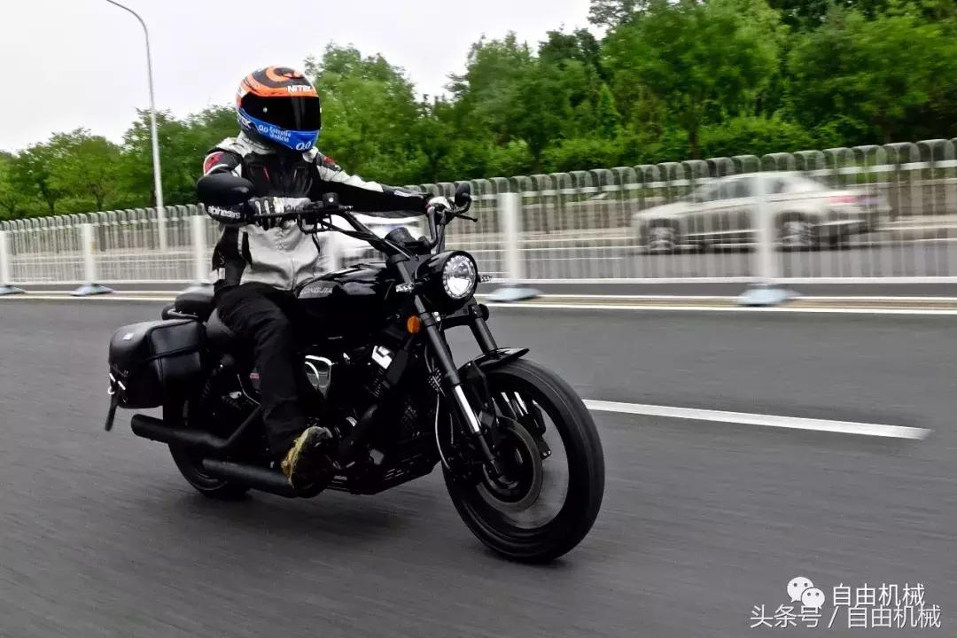 抢鲜试驾龙嘉V途250，小排量美式巡航新选择丨把玩