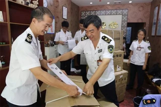 南宁人请注意！“免费”套路又来了，一家鼻炎馆涉嫌无证行医被查