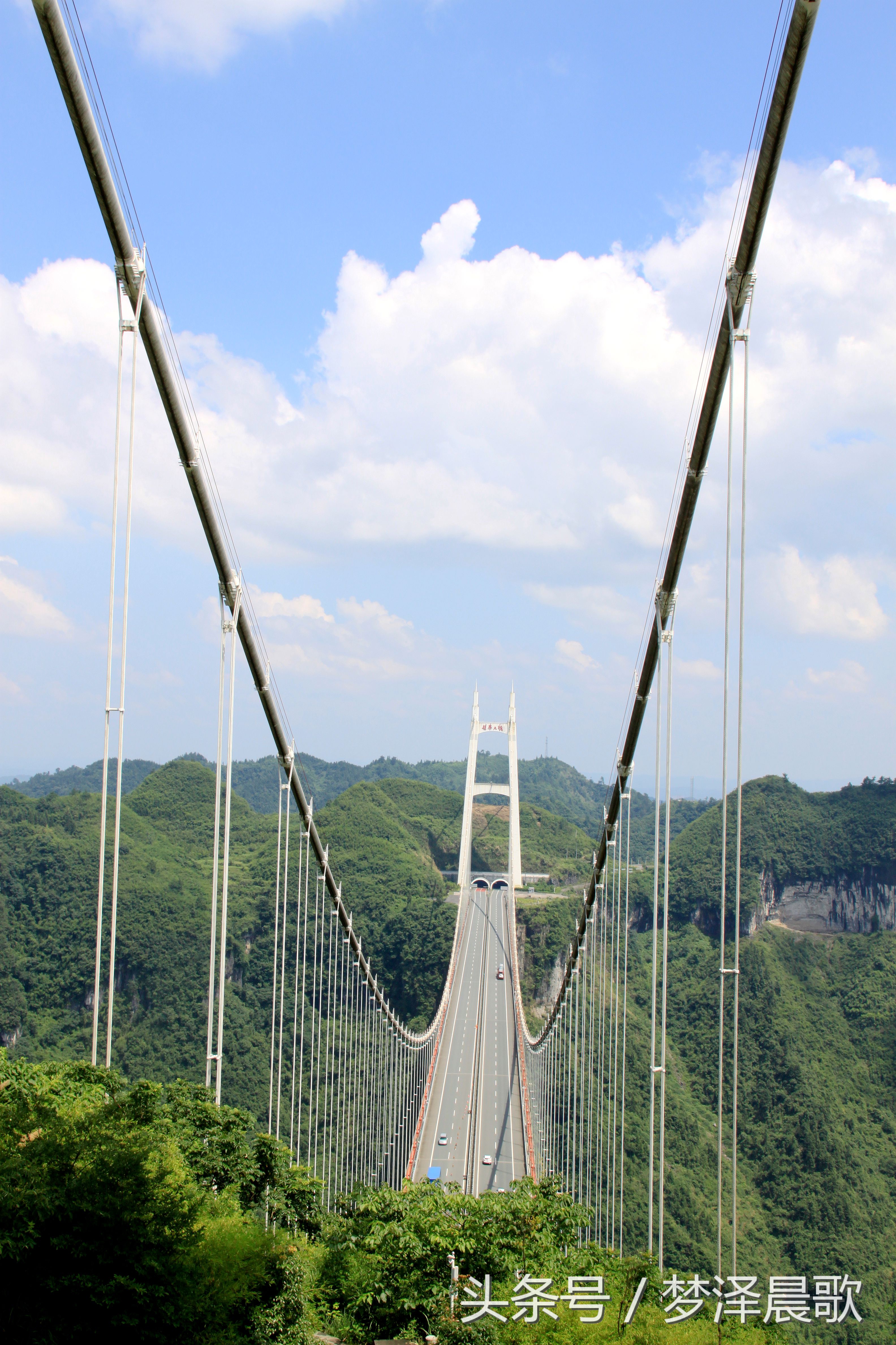 矮寨悬索大桥介绍,航拍湖南湘西矮寨特大悬索