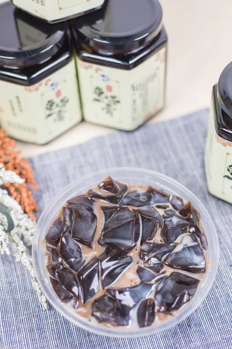 一周只卖3天网红龟苓膏，熬夜睇波食一盅即刻下火