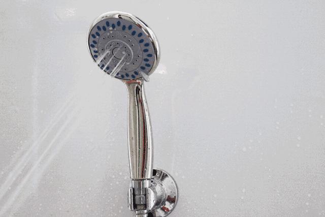 电热水器一直开着还是用了再开,电热水器是一直开着还是用时再开