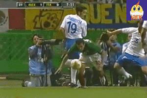 内马尔滚圈外号,内马尔的绝招