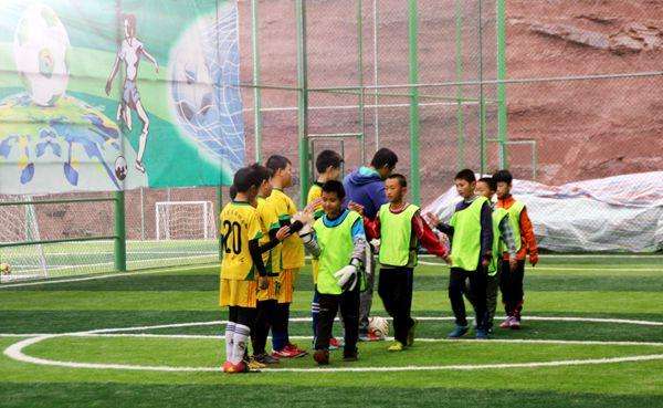 足协执委：计划建35个男女足青训中心国足人才培养向强队学习！