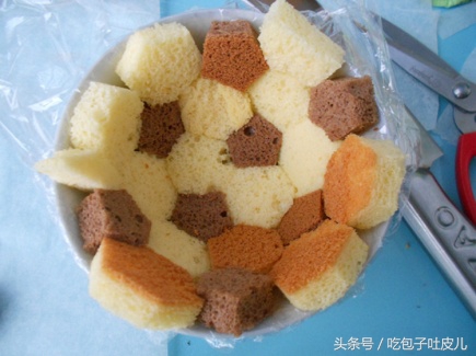 自己做欧洲杯足球蛋糕,世界杯足球面包做法
