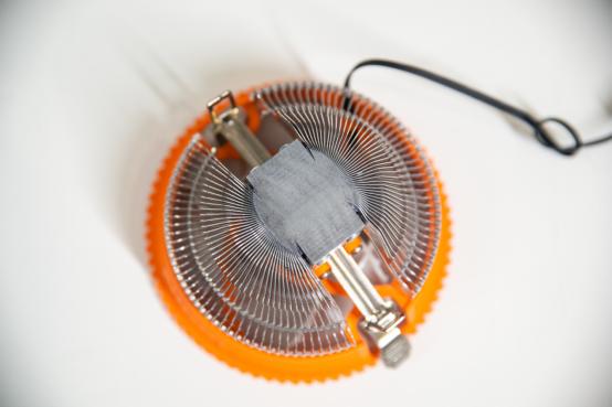 不能去现场看决赛？也许你应该组建一台看球神器