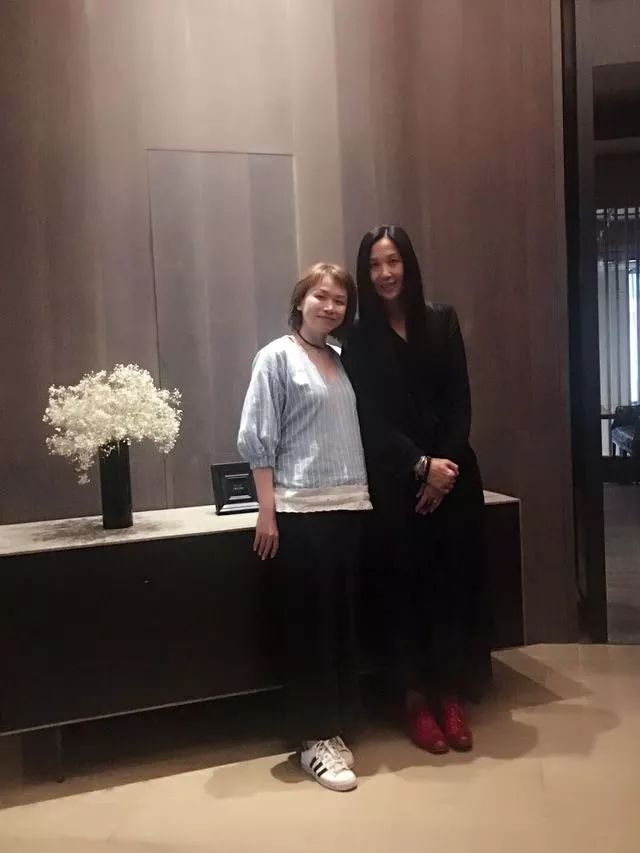 周韵时装采访,高端访谈周韵