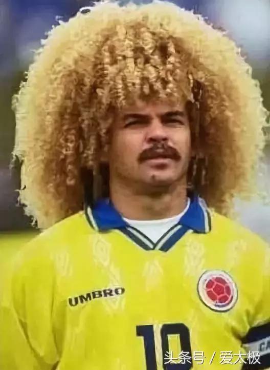 法国队2018夺冠拿大力神杯,2018世界杯法国举起大力神杯