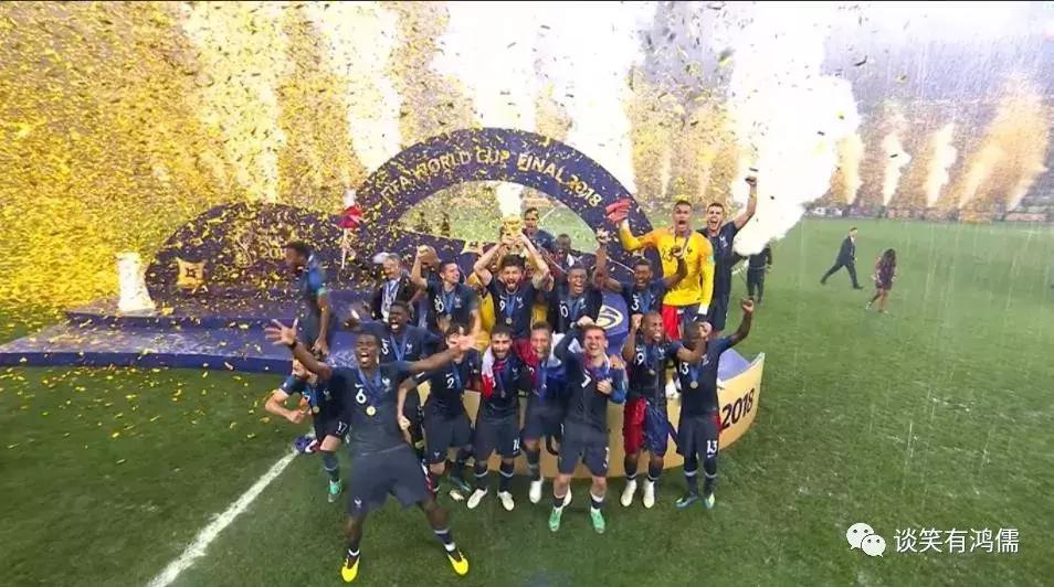 马克龙革命作品,马克龙足球