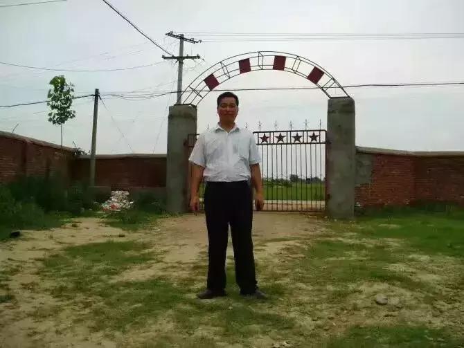 世界杯结束了，这位村小校长和他的孩子们的足球梦，才刚刚开始