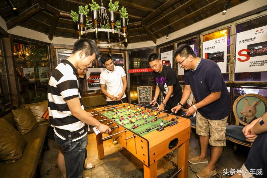 喝啤酒一起看世界杯,喝啤酒看世界杯视频