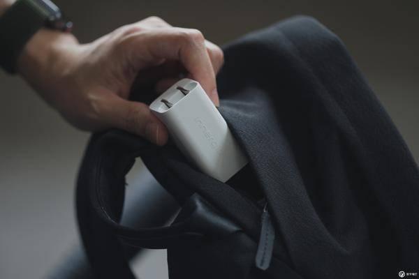 最小体积的100w充电器,最小的65w氮化镓充电器