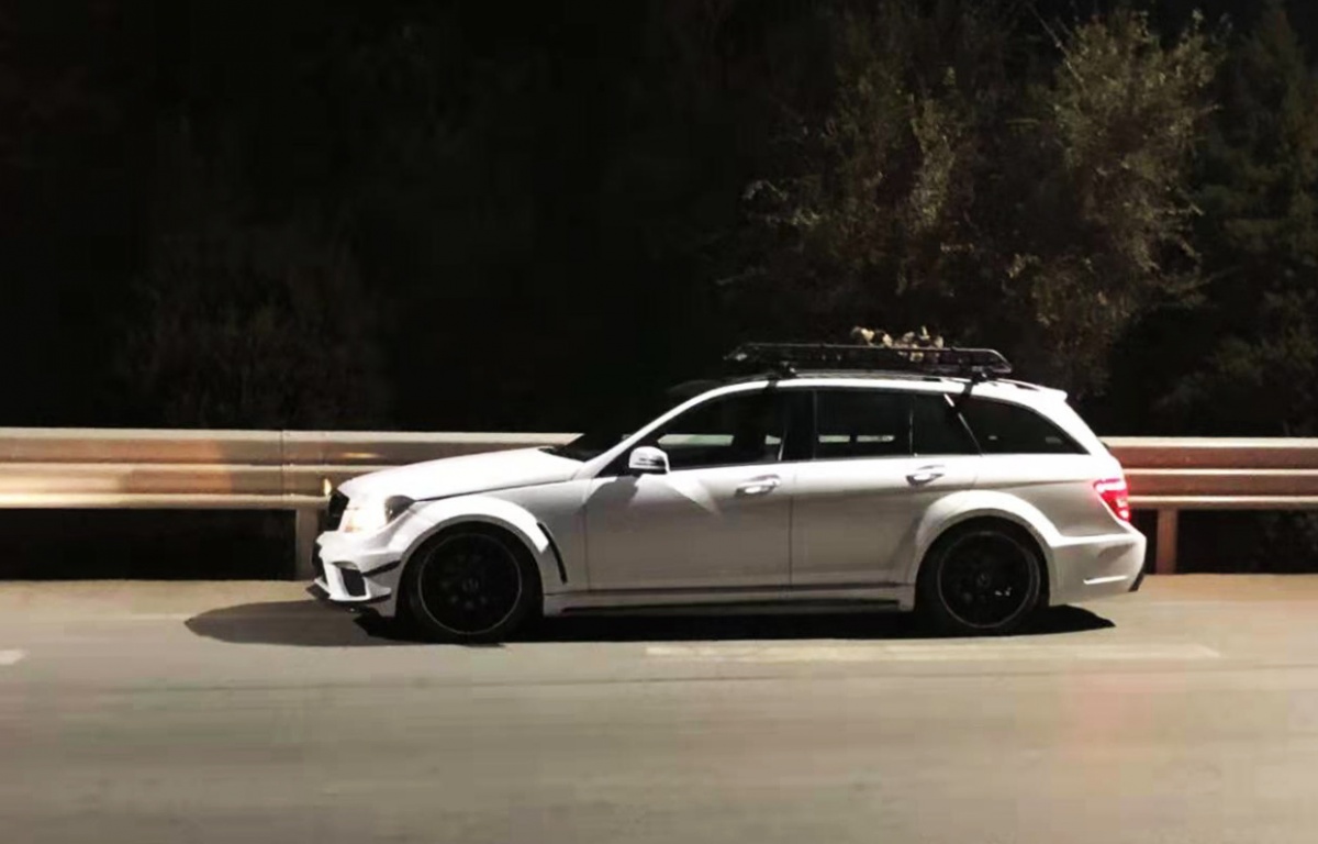 新款奔驰c200改装最帅效果,小县城越野改装店