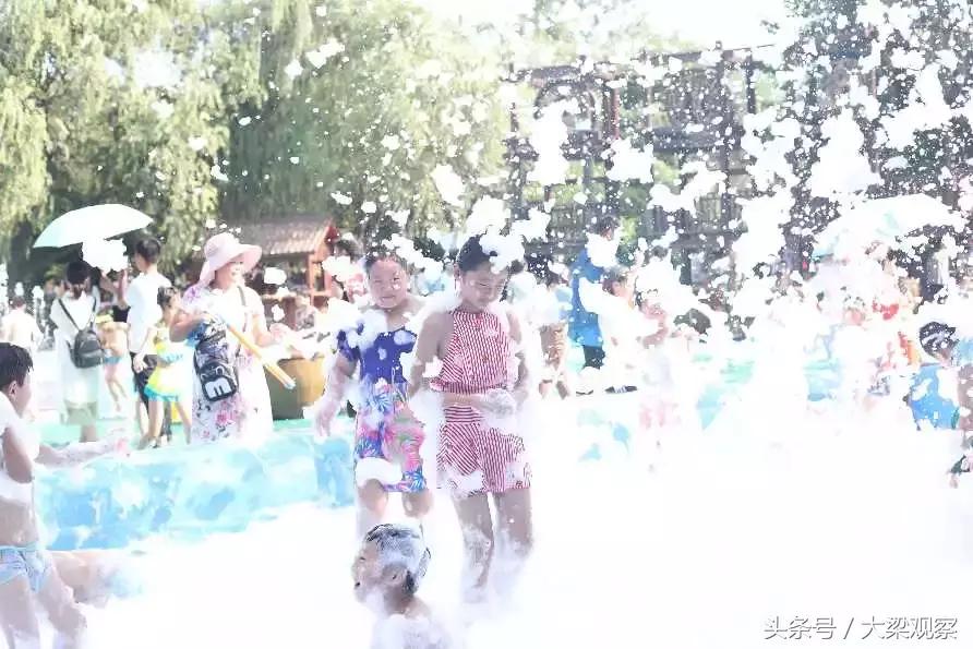 世界杯足球宝贝巡游,足球宝贝秀现场