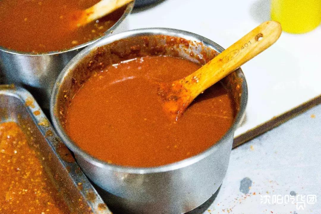 炸串刷“神酱”！路过不一定会进的小店，竟吃出了童年的味道！