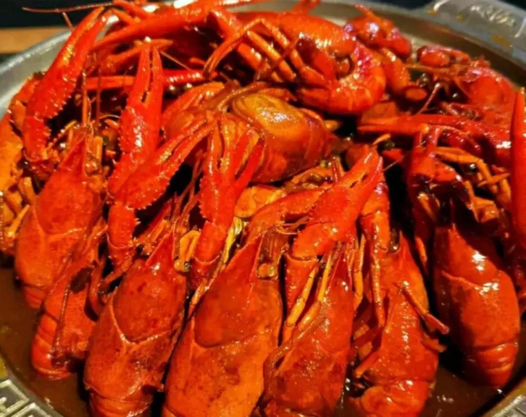 济南历下区半天妖烤鱼,济南小草屋诸葛烤鱼