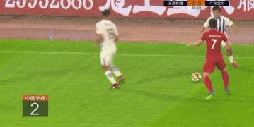 足坛史上十大恶意犯规,世界足坛最惨无人道的四次犯规