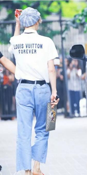 朱正廷歪头撒娇黄明昊,朱正廷吐槽捏脸