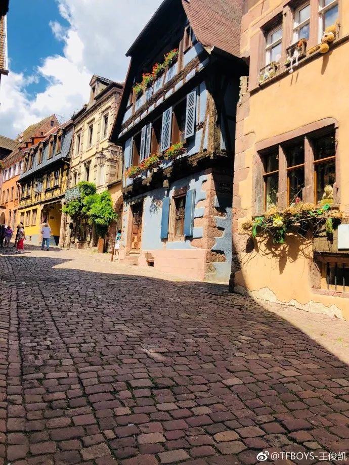 除了法国足球和国庆日，童话小镇也是解锁法式浪漫的方式