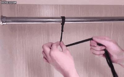 她在衣柜里系了根鞋带,衣柜竟然瞬间大一倍,服!