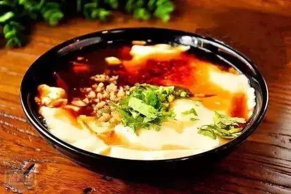 天津豆腐脑和东北豆腐脑区别,北方的豆腐脑和老豆腐是一样的吗