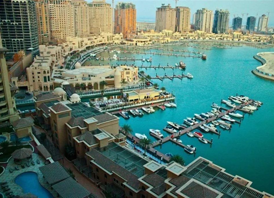 亚洲竟还有个比欧美富裕的小国，下届世界杯举办地直航免签还美哭