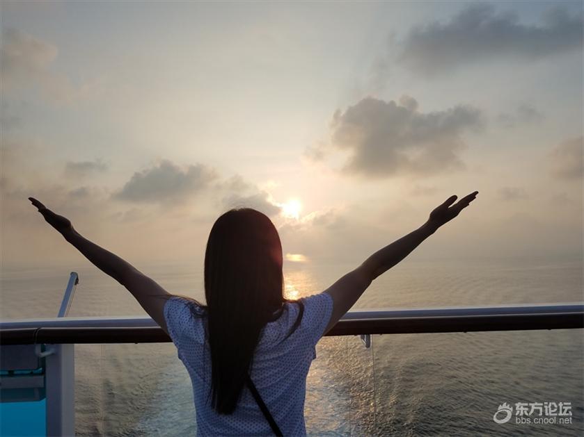 坐奢华游轮什么感受？房间就像漂在海上量子号游记！