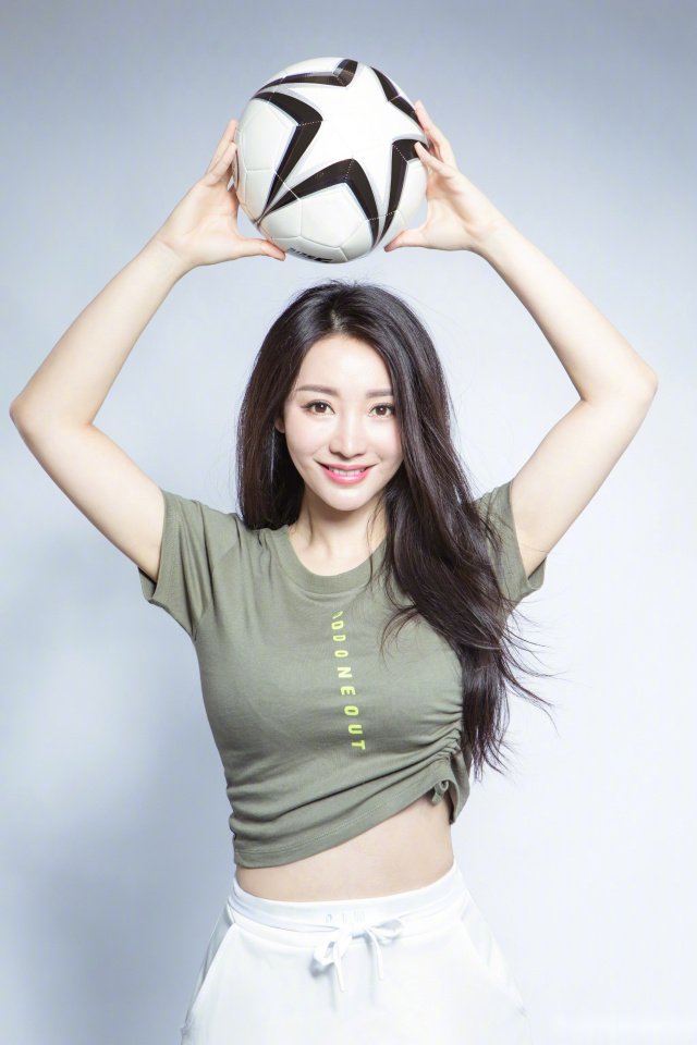 欧美最美足球女神写真,德国最美足球女神写真娜乌西卡