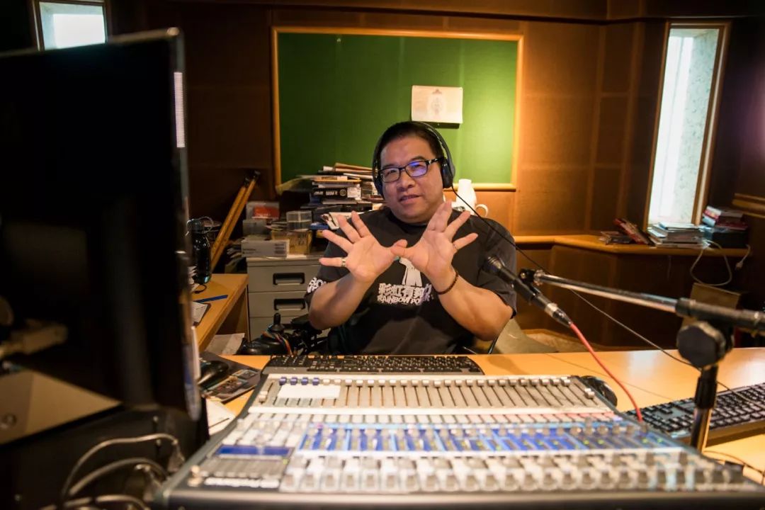 他们活着，却从未有过*爱性**，直到……