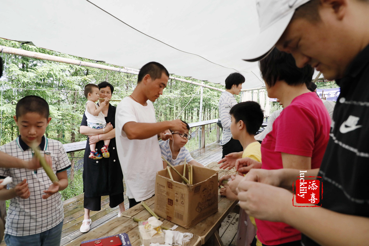义远农场亲子探险露营：帐篷、萤火虫、足球冰淇淋、竹水枪、采摘