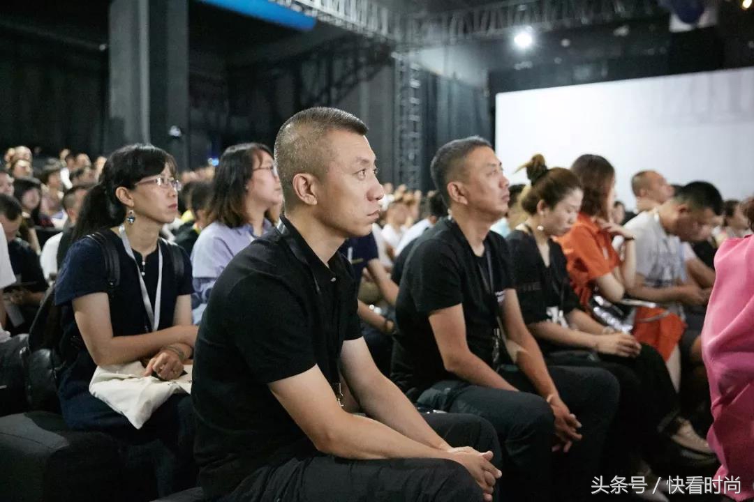 目前比较火的实体连锁店加盟推荐,最近特别火的加盟店实体店