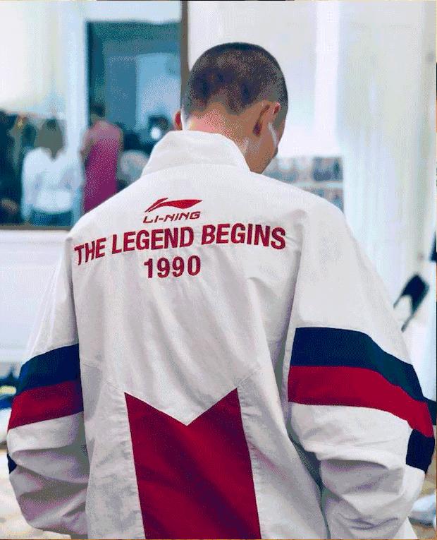 李宁拿大哥大短袖,2018年李宁纽约时装周