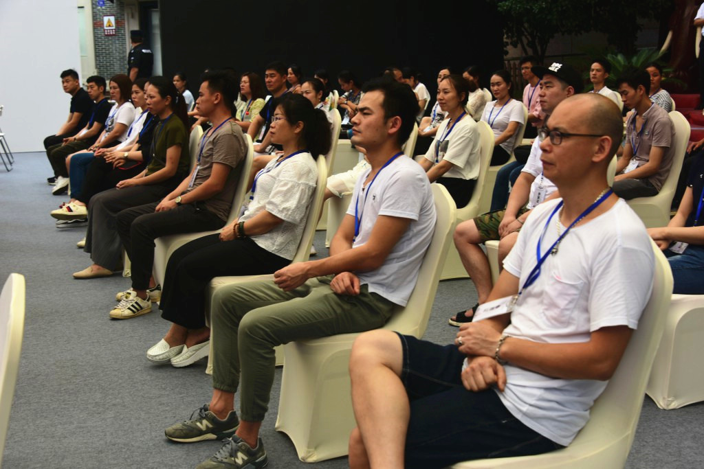 虹桥古玩城举行插花“世界杯”选拔赛