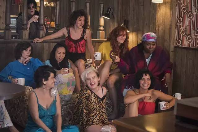 这才是大尺度美剧,每一个女人都是行走的*药春**