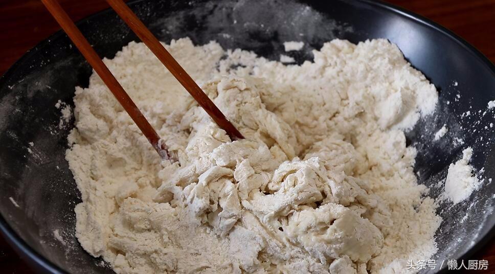 家庭版荷叶饼肉夹馍怎么做,早餐荷叶饼肉夹馍家常做法