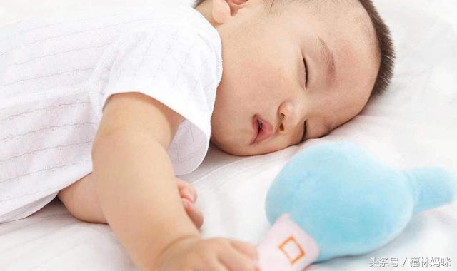 宝宝有点斗鸡眼多大能恢复正常,宝宝眼睛为什么会有斗鸡眼现象