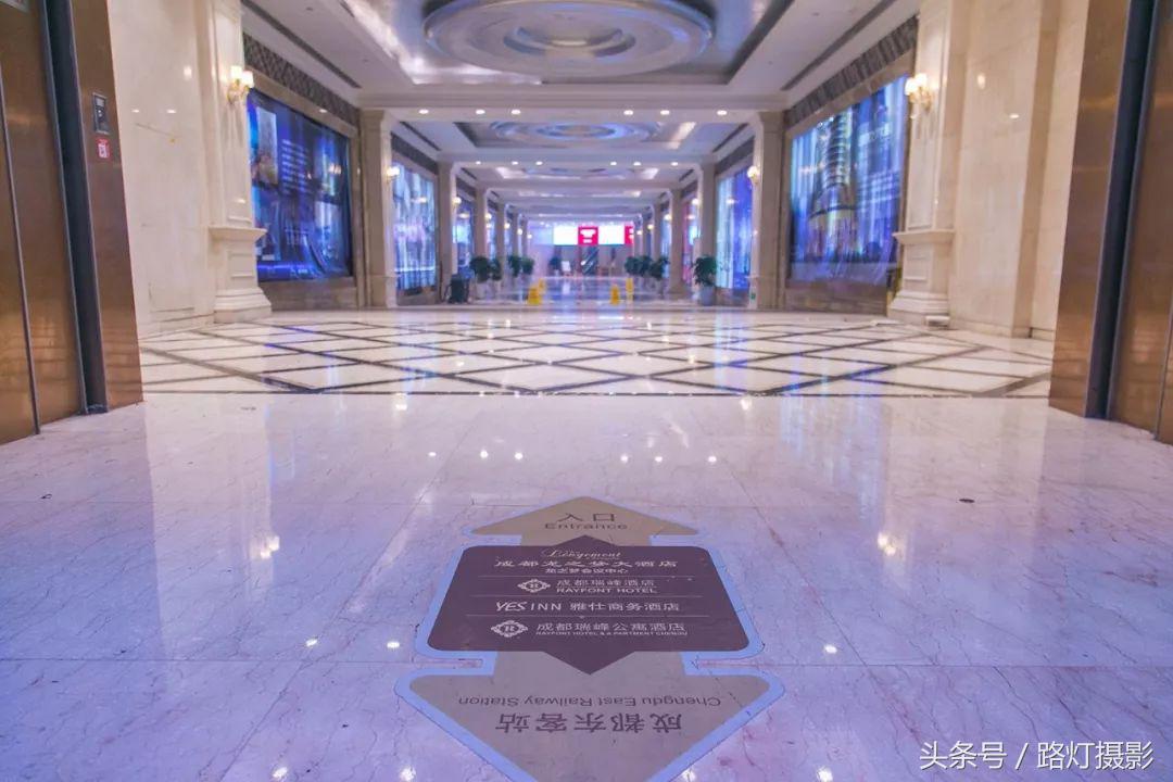 大堂直通高铁站，去成都住这家网红酒店吃喝住行玩到爽！