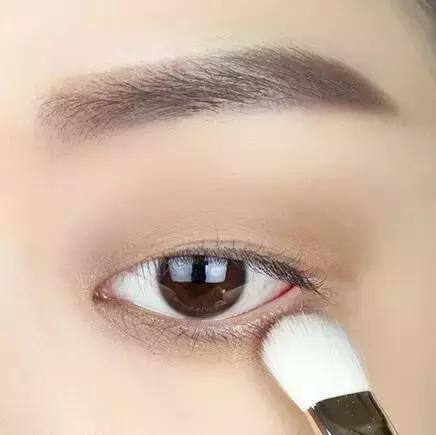 单眼皮适合的画眼线方法,单眼皮不同眼型怎么画眼线