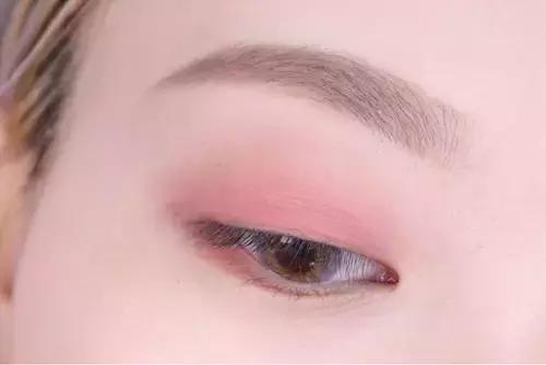 单眼皮适合的画眼线方法,单眼皮不同眼型怎么画眼线