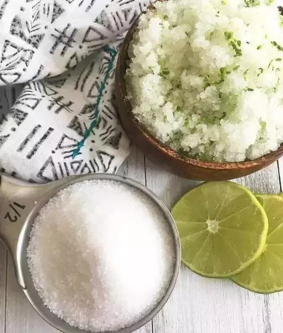 床单发黄了怎么办有什么妙招,床单发黄怎么处理最有效