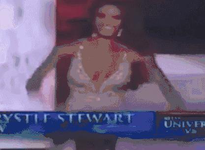 模特在t台上摔跤对她有什么影响,模特t台秀摔倒