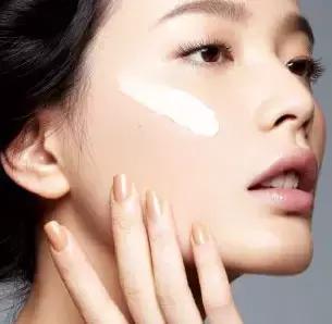 妆容一到下午就浮粉怎么办,日常妆容步骤和方法