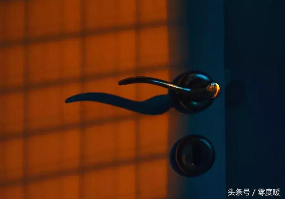 “你只配得用上假的名牌”