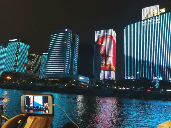 台湾青年闽江夜游被惊艳到了：淡水、爱河夜景规模气势上稍逊风骚