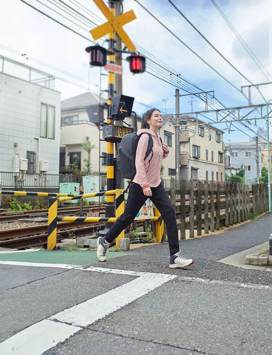 潮闻快食Champion推出金链设计!MMW曝光ALYX最新鞋款