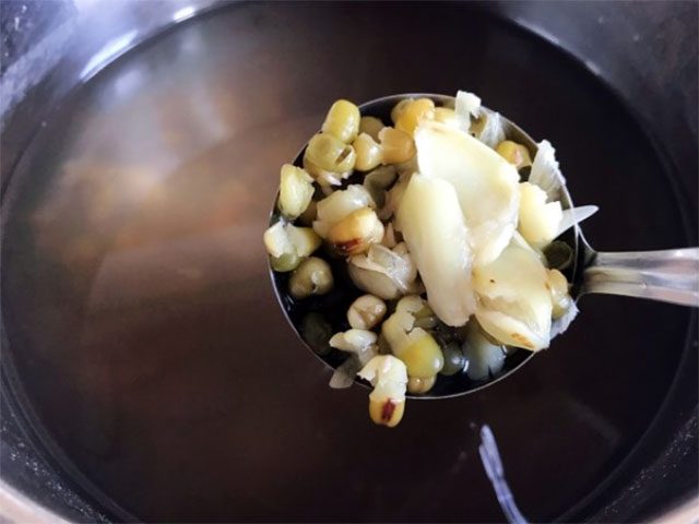 女人有了妇科问题，这4种食物最好不要碰，越吃子宫越“难受”！